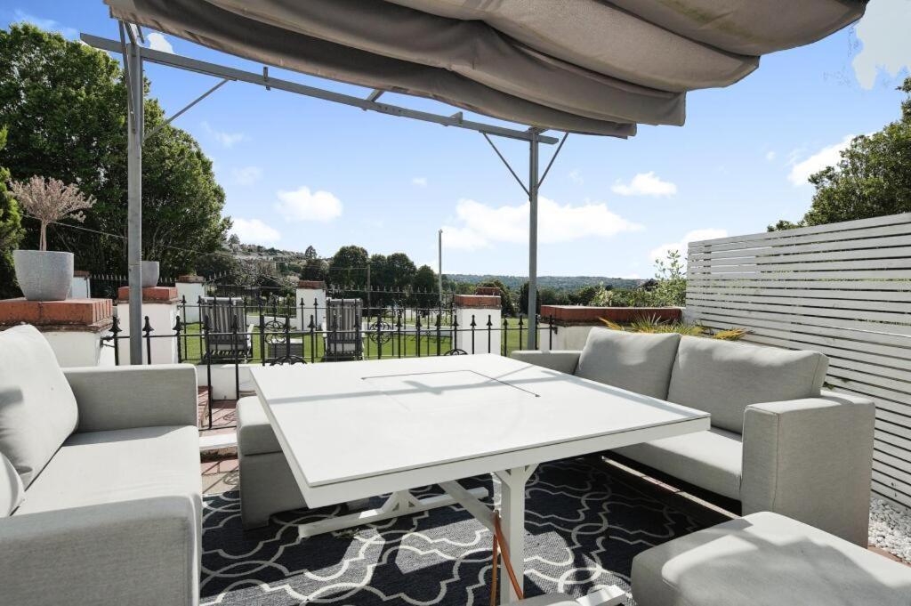 Holiday home 5 Bedroom In With Hot Tub Brighton
