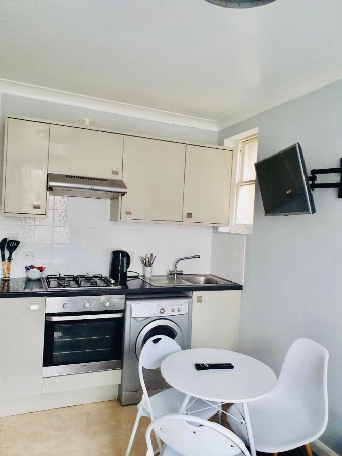 Hospital Studio Apartment *