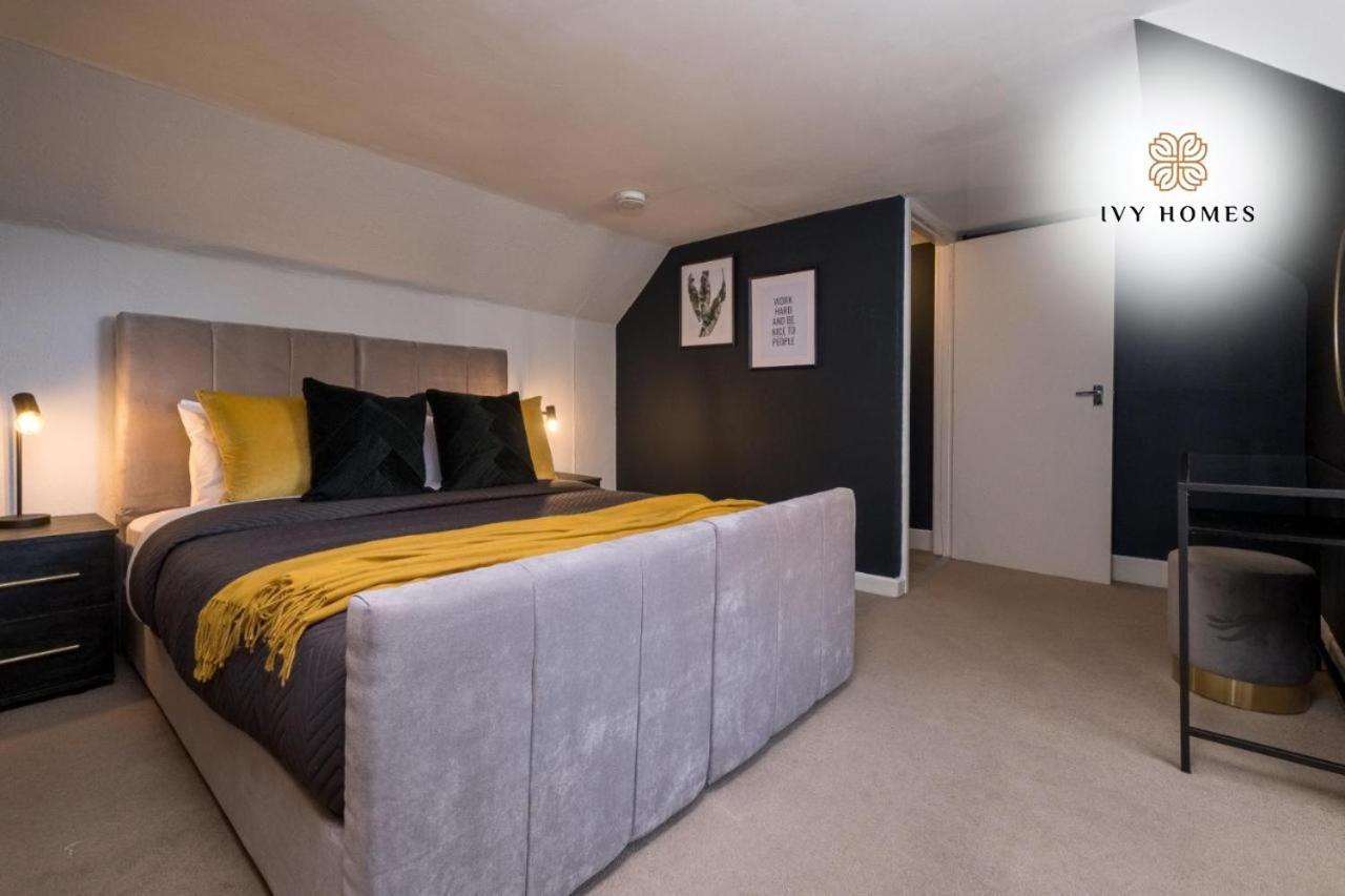 Super 3br Close To North Lanes And Shopping Centre *