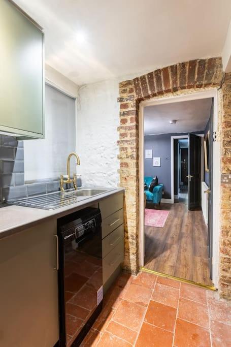 Basement Flat, Regency Square Apartment