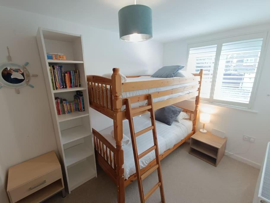 Ideal Escape Complimentary Parking & Cosy *