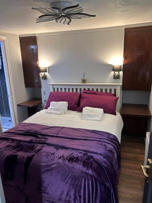 Basement Flat, Regency Square * Brighton