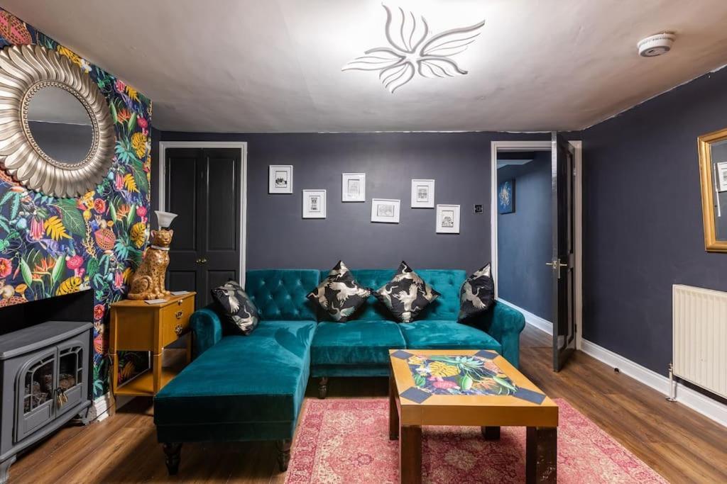 Apartment Basement Flat, Regency Square