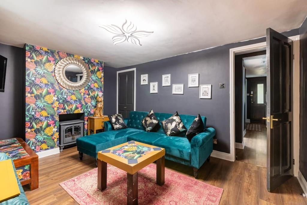 Apartment Basement Flat, Regency Square *