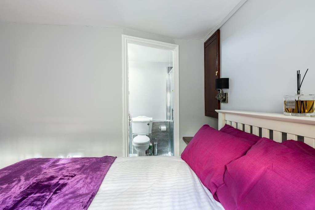 Basement Flat, Regency Square Apartment *