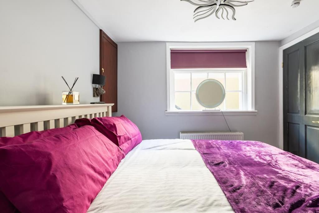 Basement Flat, Regency Square Brighton