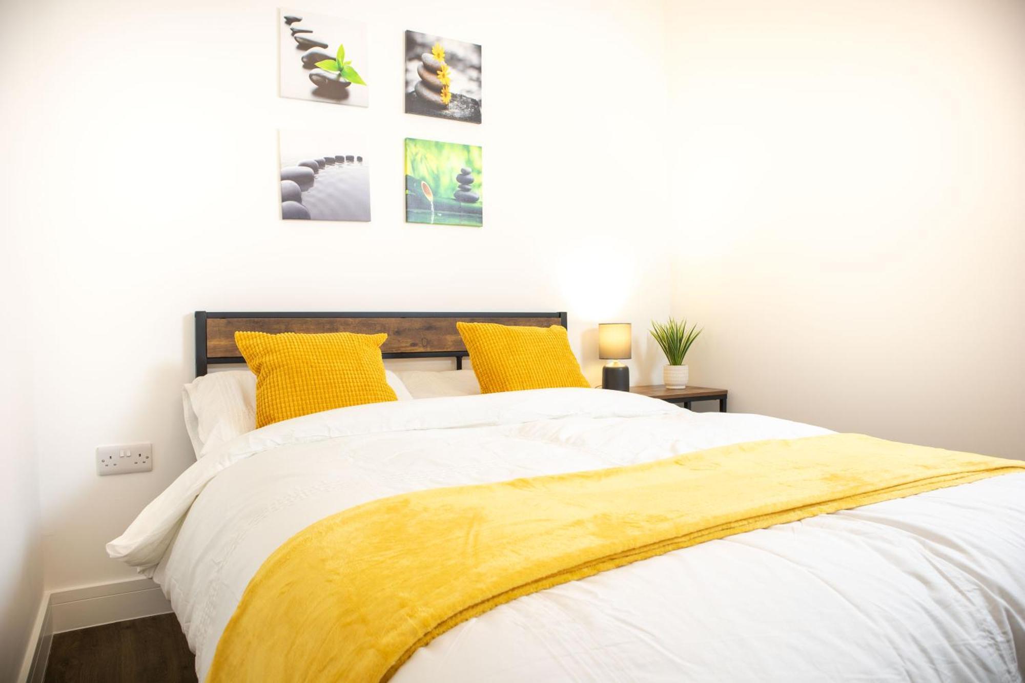 2 Bed 2 Bath Near College, Beach, Hospital - Long Offers Brighton