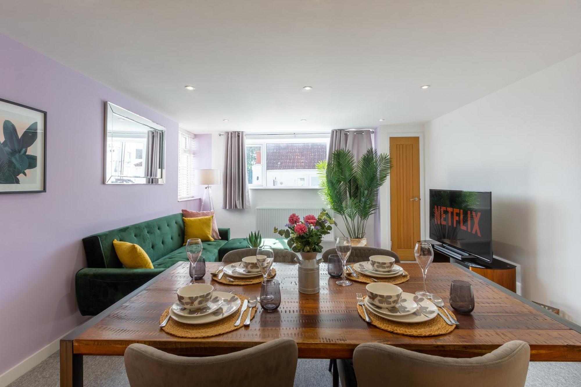 The Retreat - 1 Bd Flat Apartment *
