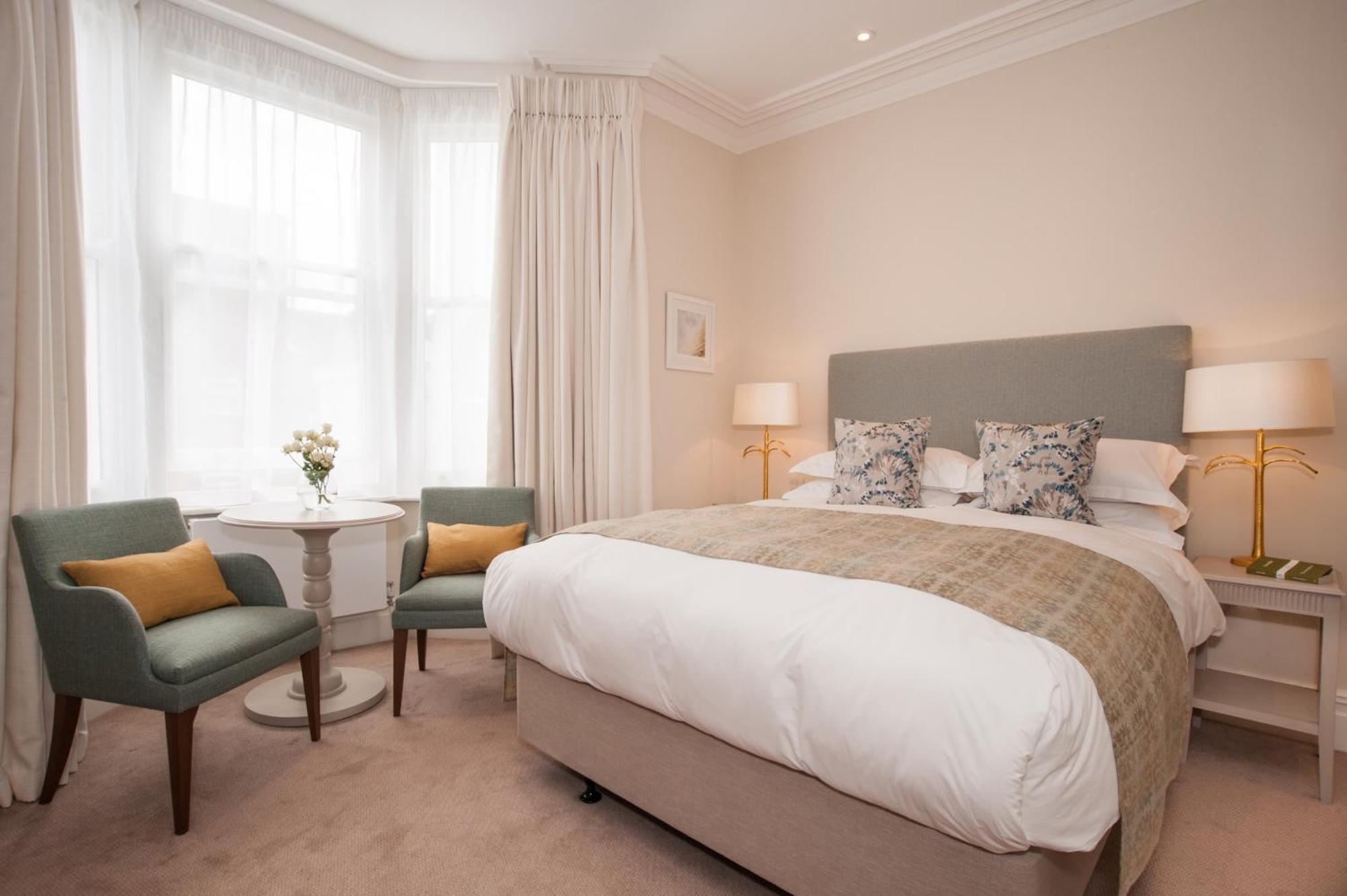 Guest house The Charm Boutique & 5*