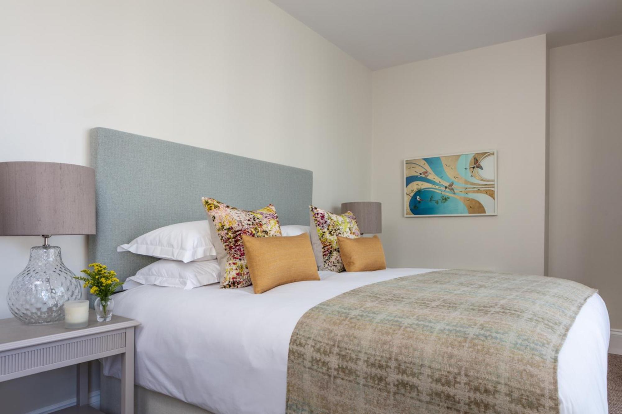 The Charm Boutique & 5*