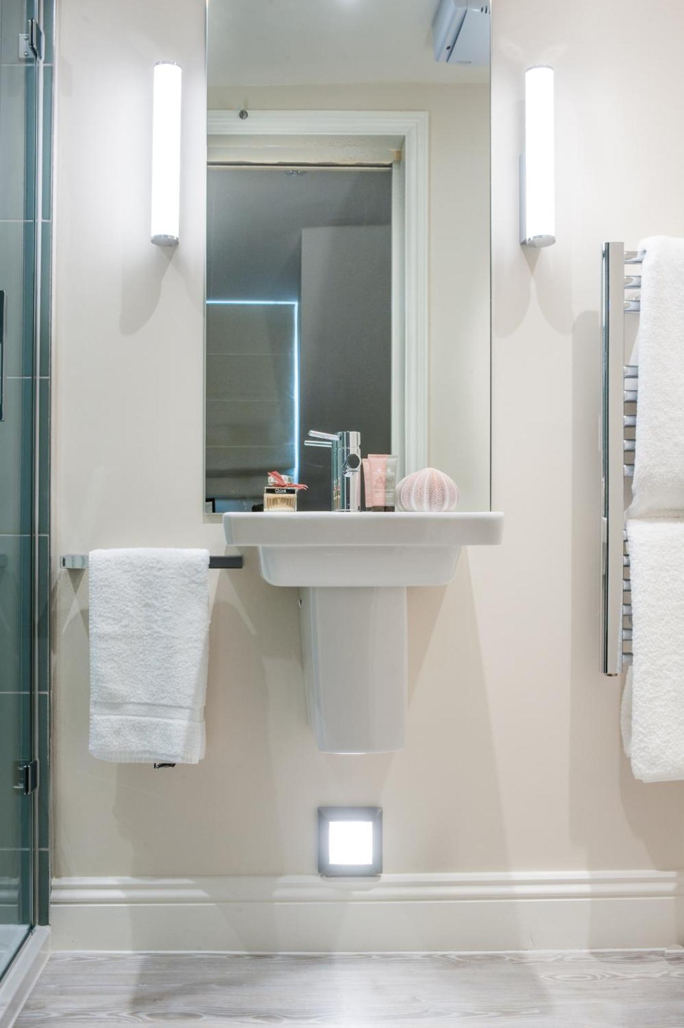 Guest house The Charm Boutique & 5*