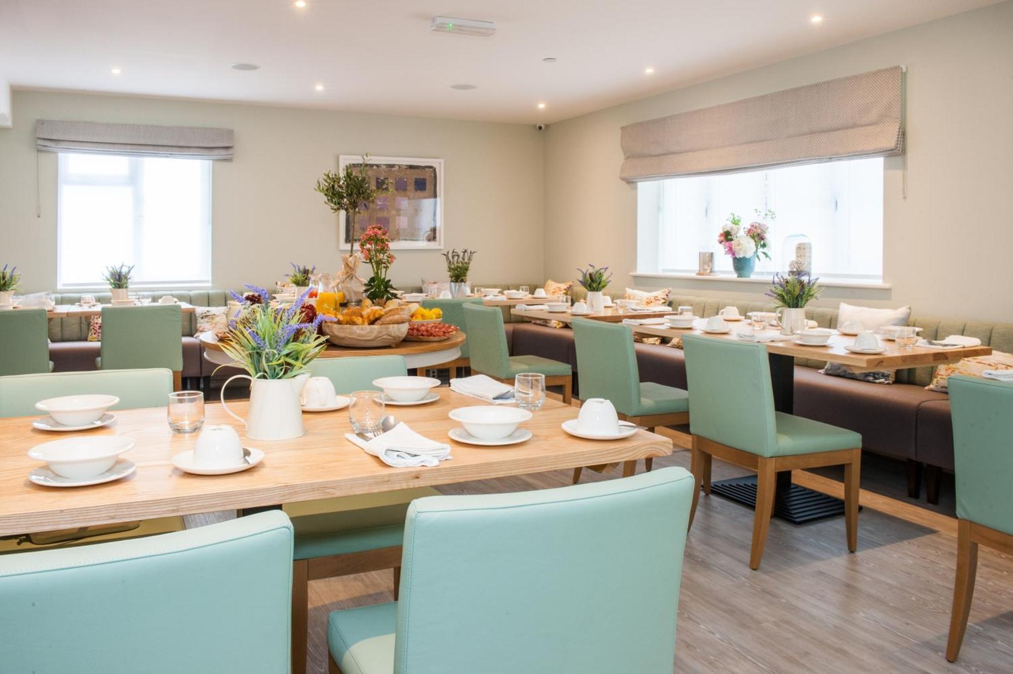 The Charm Boutique & 5*