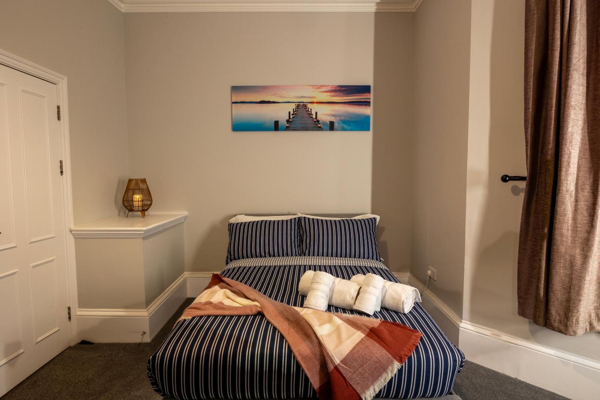 Clarence House Apartment *