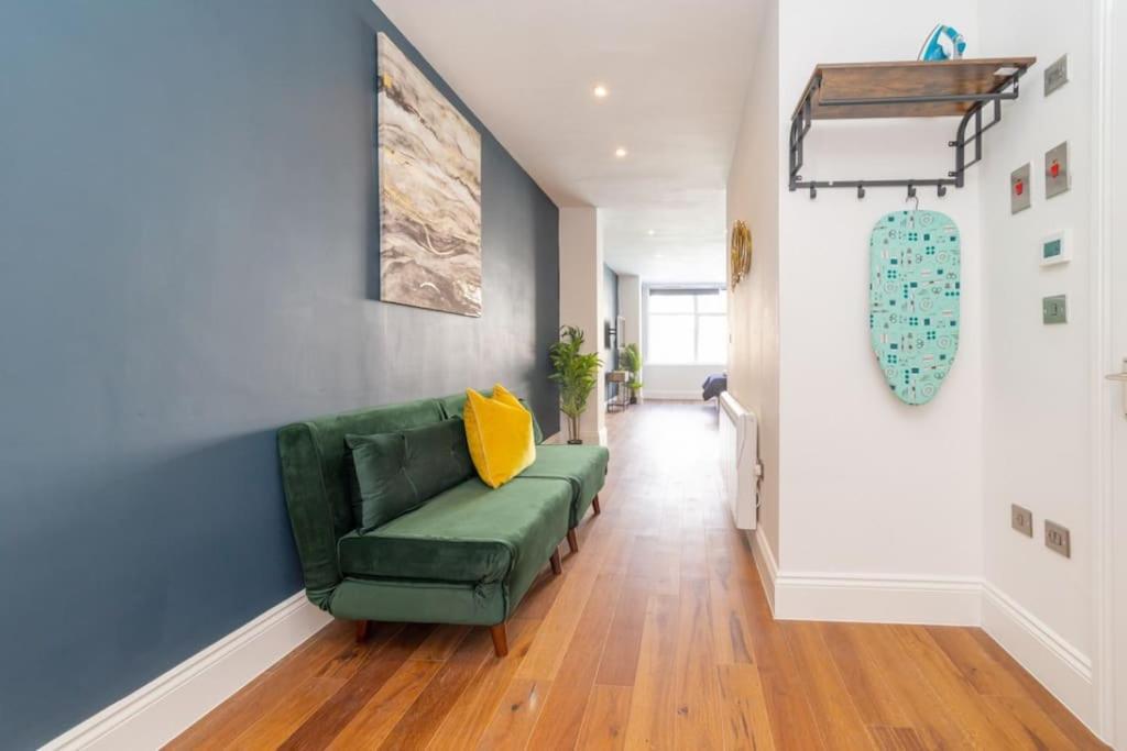 Apartment Flash Sales Offer - Any Week Day No Minimum Restrictions Centre Studio Bn144cla02