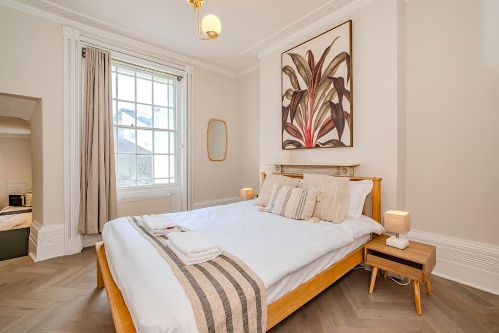 Beautiful Sea View I Spacious One Bed Flat I Sleep 4 Guests Bp2 *