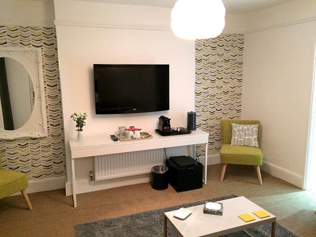 Guest house The White House 4*