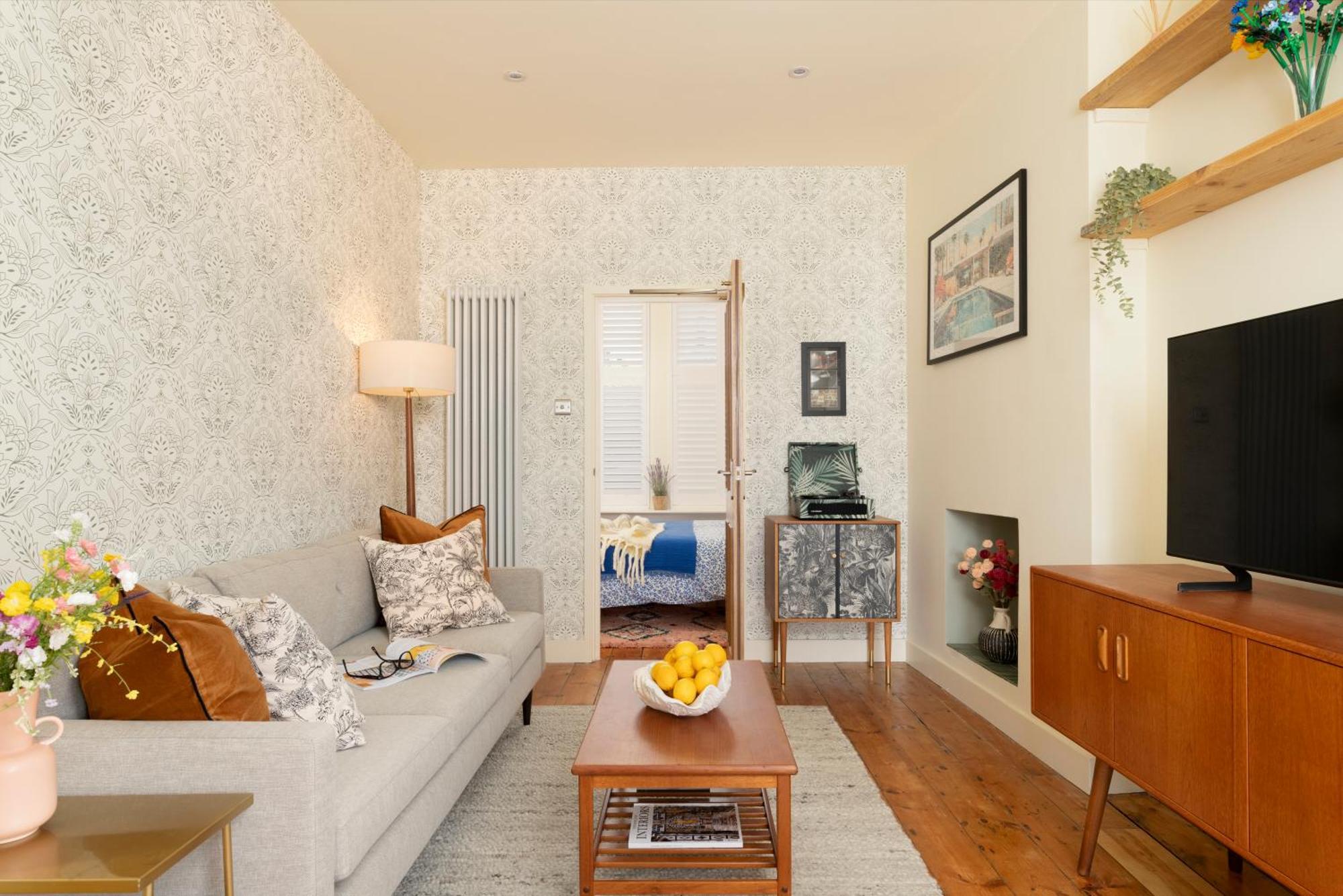 The Lorelei Chic Urban Retreat With Terrace In Apartment *