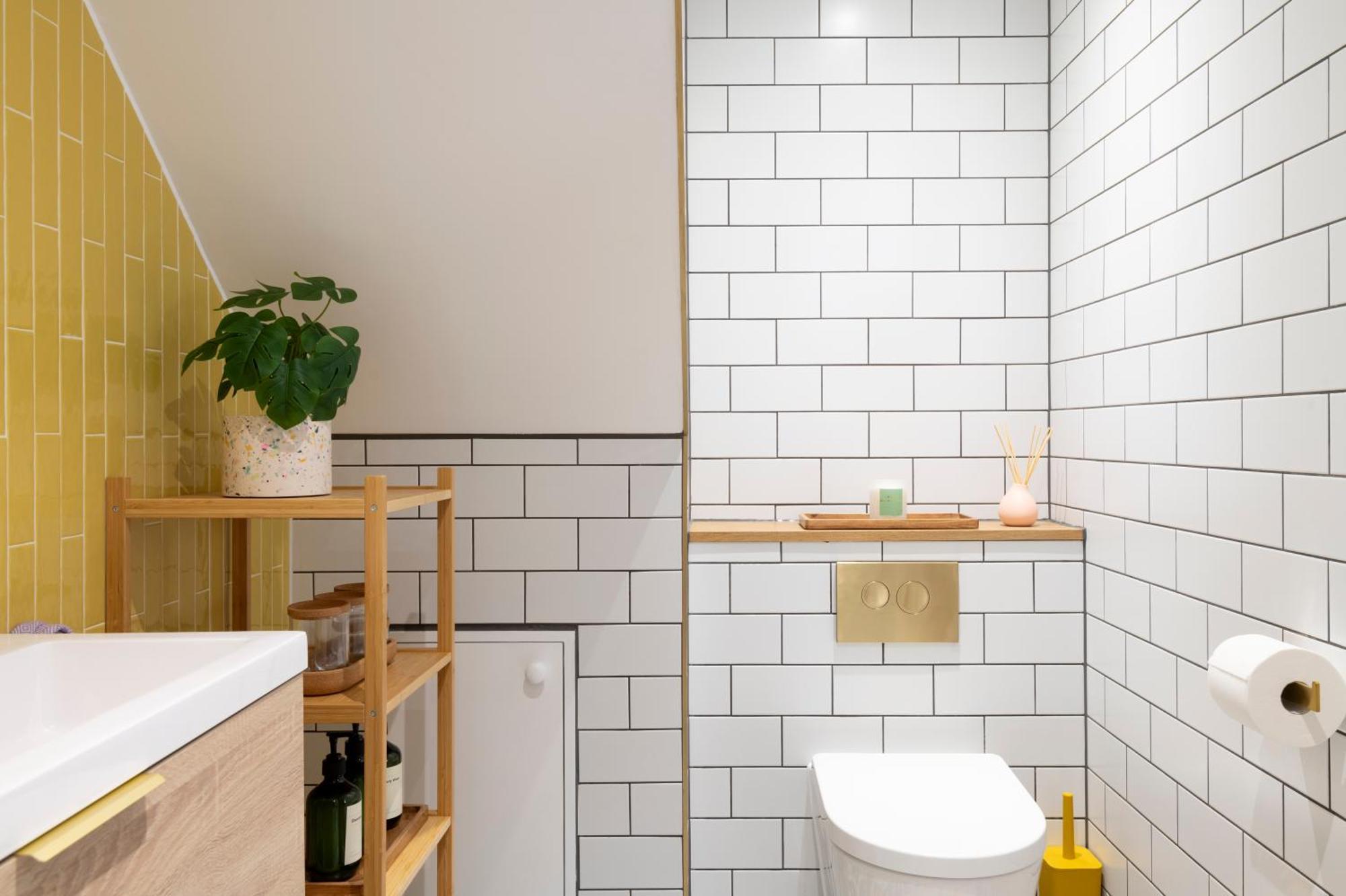 The Lorelei Chic Urban Retreat With Terrace In Apartment