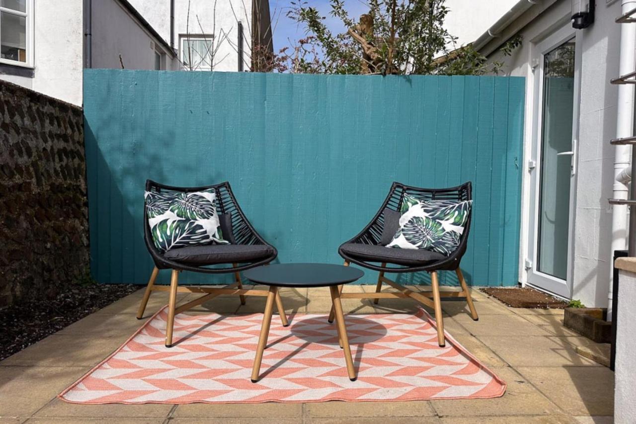 The Lorelei Chic Urban Retreat With Terrace In Apartment