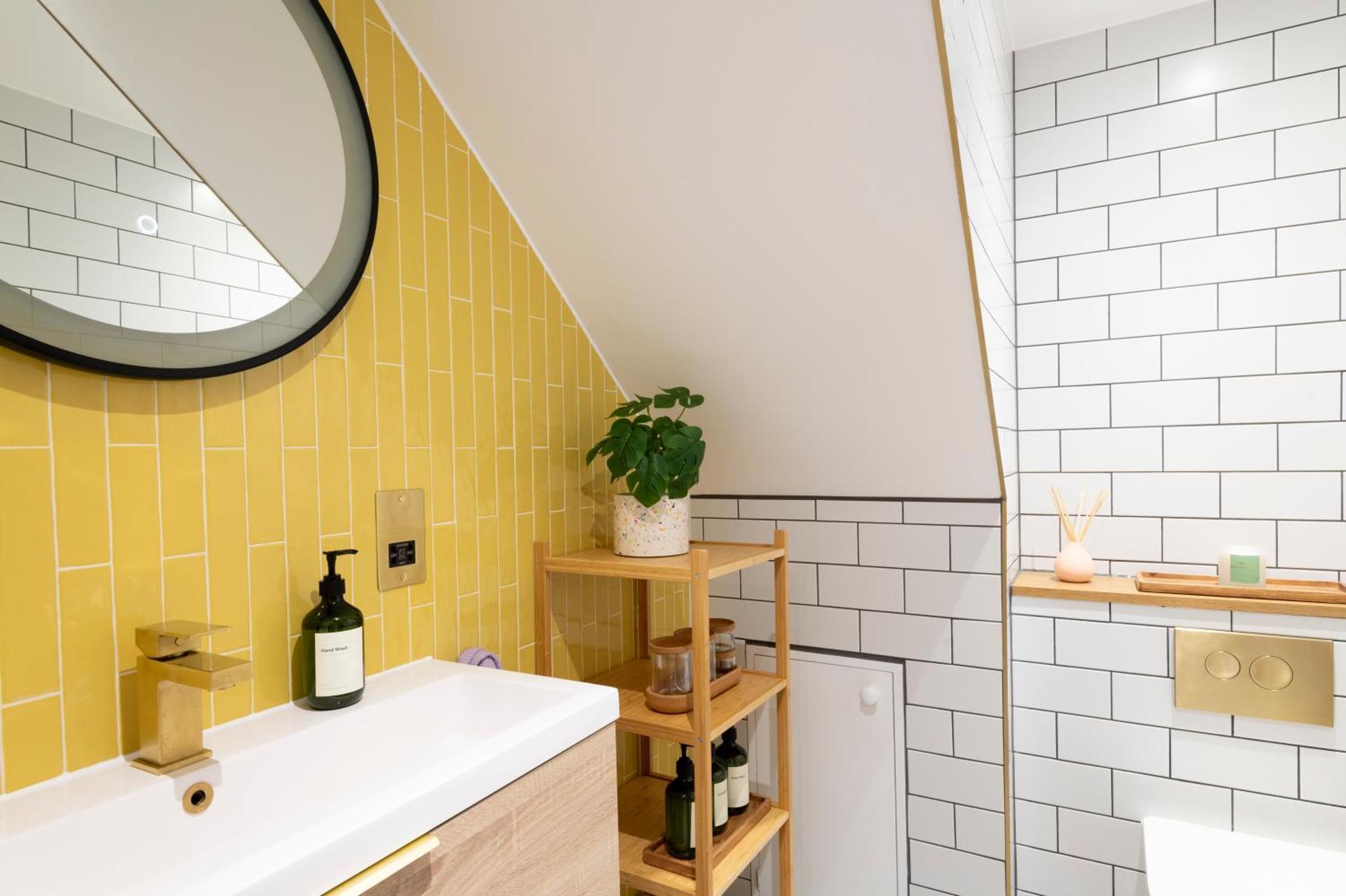 The Lorelei Chic Urban Retreat With Terrace In Apartment