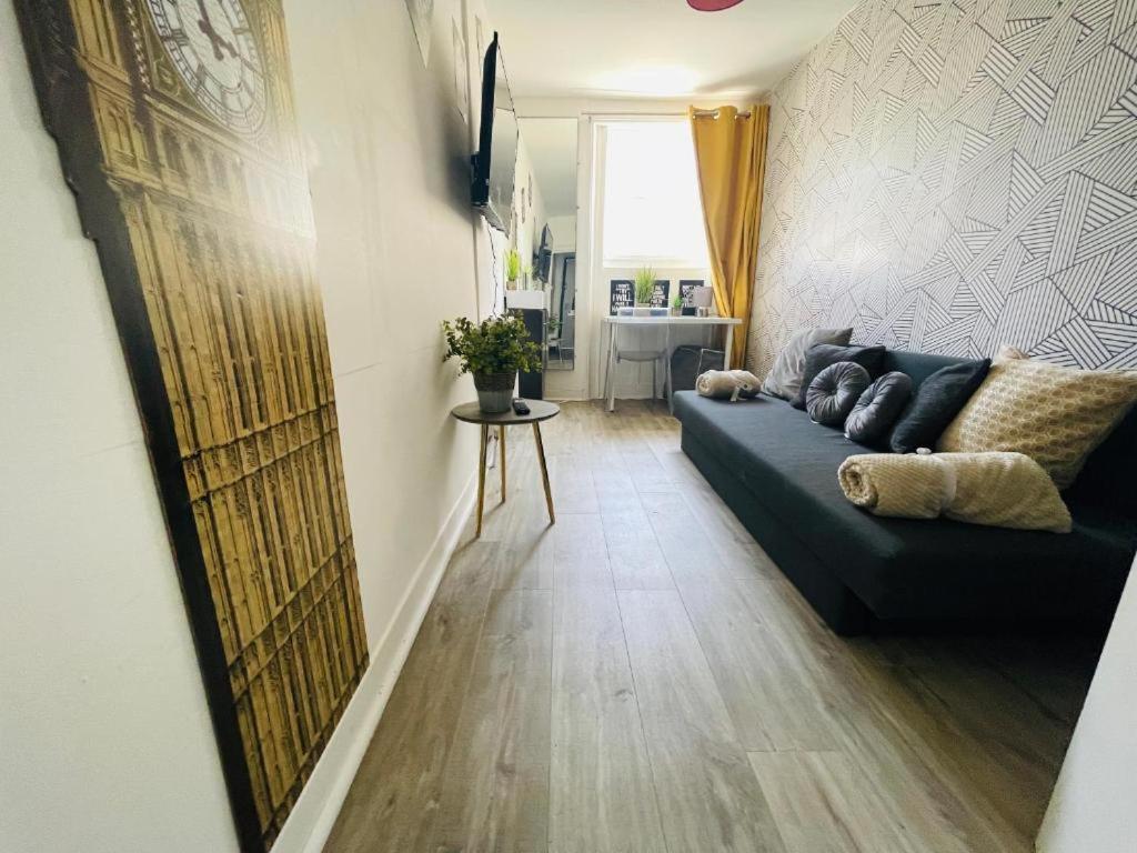 Seafront Party Houses For Hens, Stags & Groups Apartment