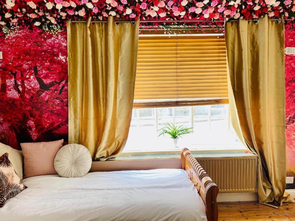 Seafront Party Houses For Hens, Stags & Groups * Brighton