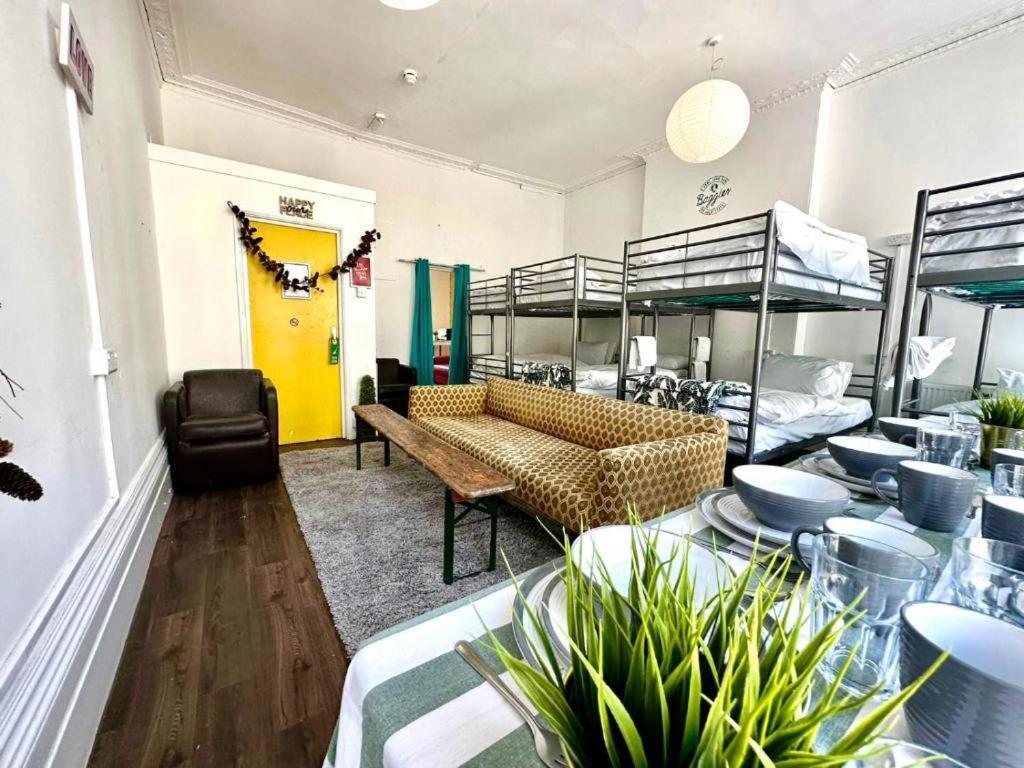 Apartment Seafront Party Houses For Hens, Stags & Groups