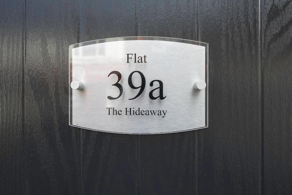 Stunning Modern Space In & Free Parking Apartment
