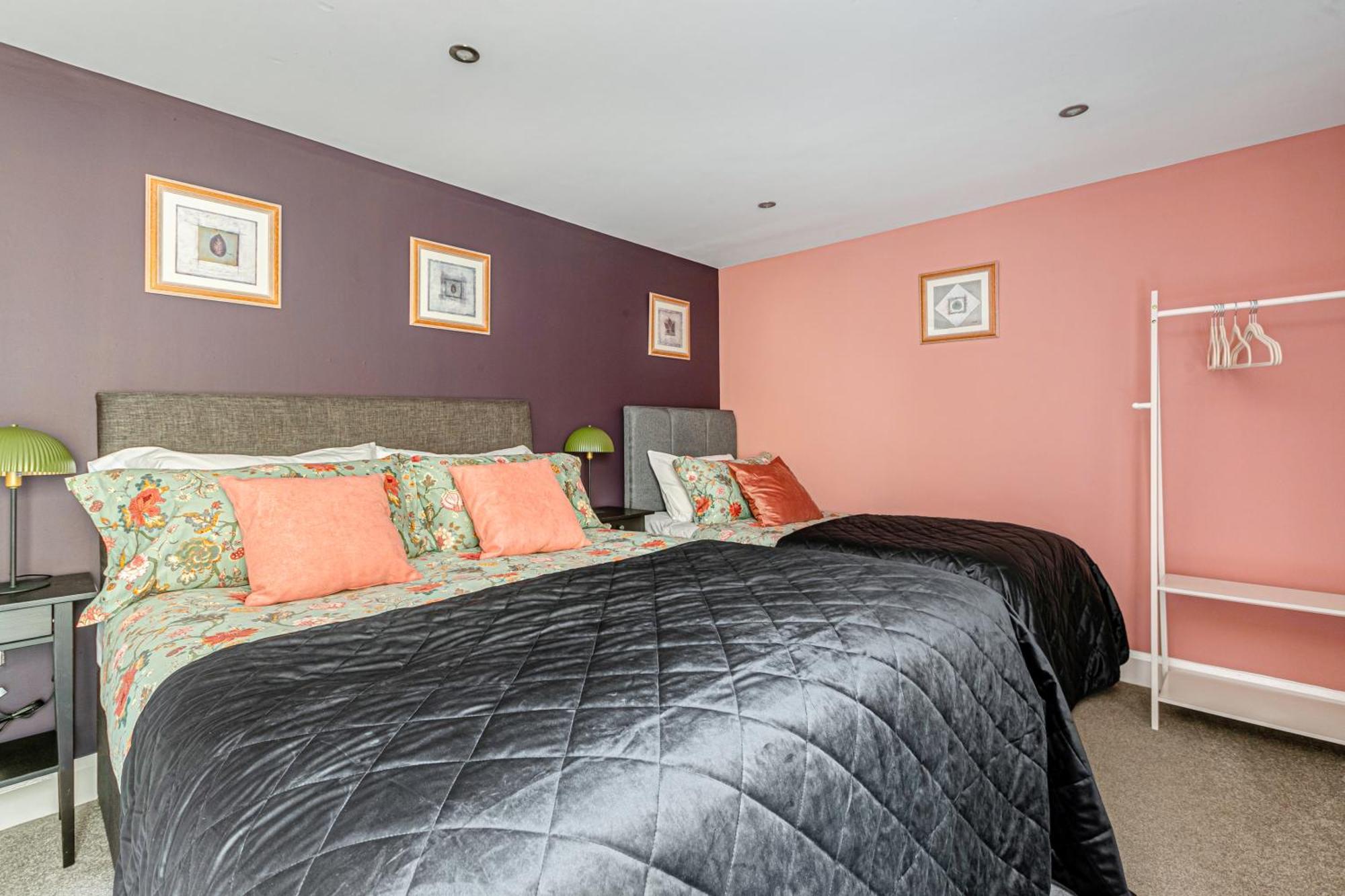 Central-few Steps From Beach * Brighton