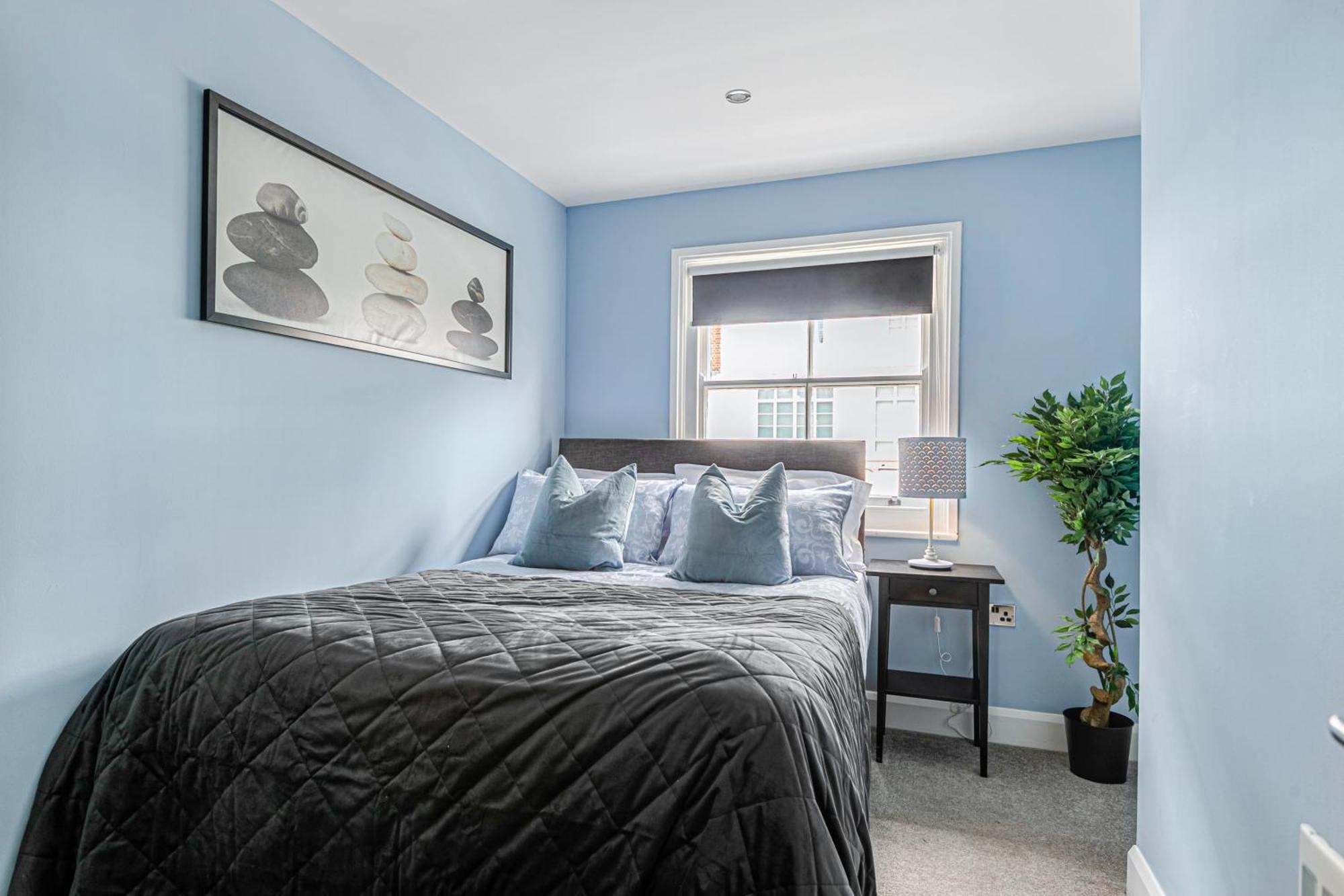 Central-few Steps From Beach Apartment Brighton