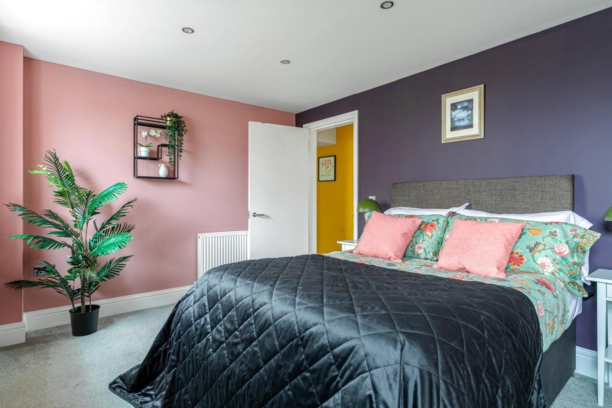 Apartment Central-few Steps From Beach