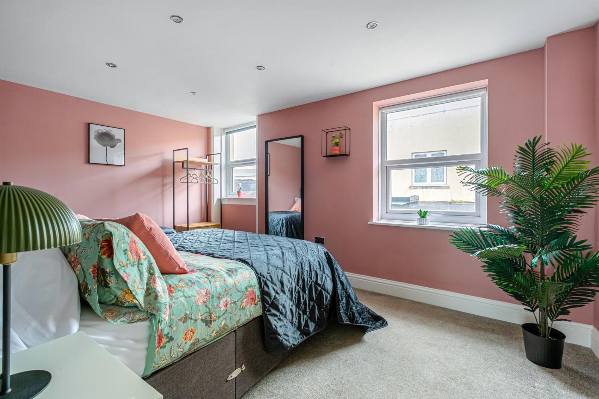 Apartment Central-few Steps From Beach