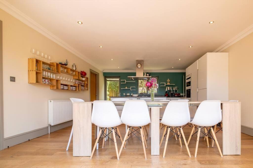 Holiday home Stunning 5-bed 3-bath House Close To The Sea! *