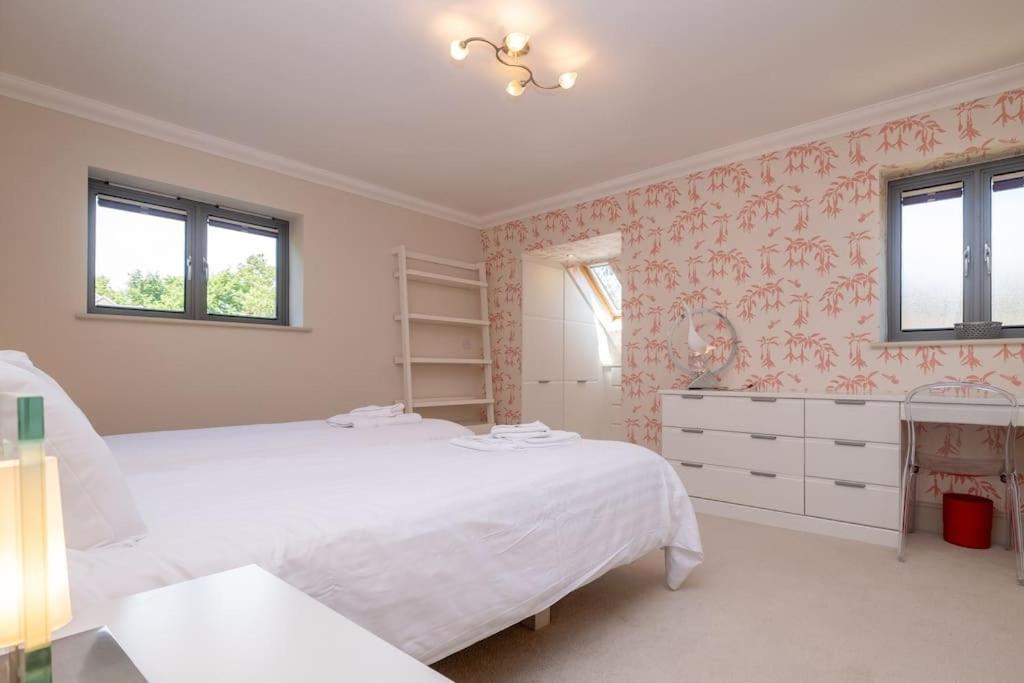 Stunning 5-bed 3-bath House Close To The Sea! Holiday home Brighton