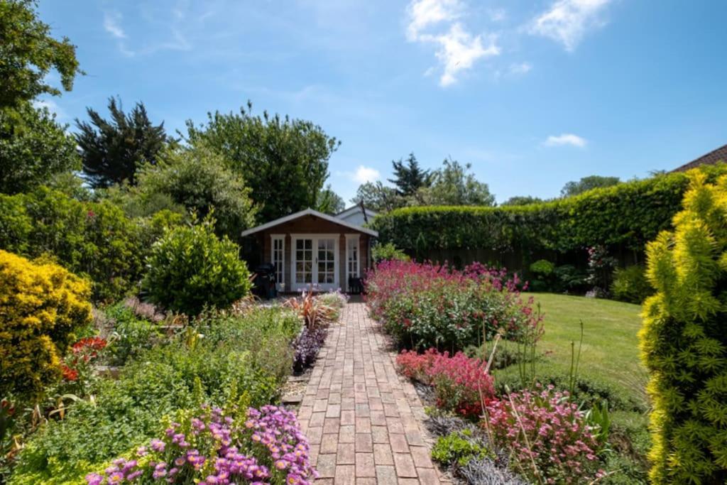 Holiday home Stunning 5-bed 3-bath House Close To The Sea! Brighton