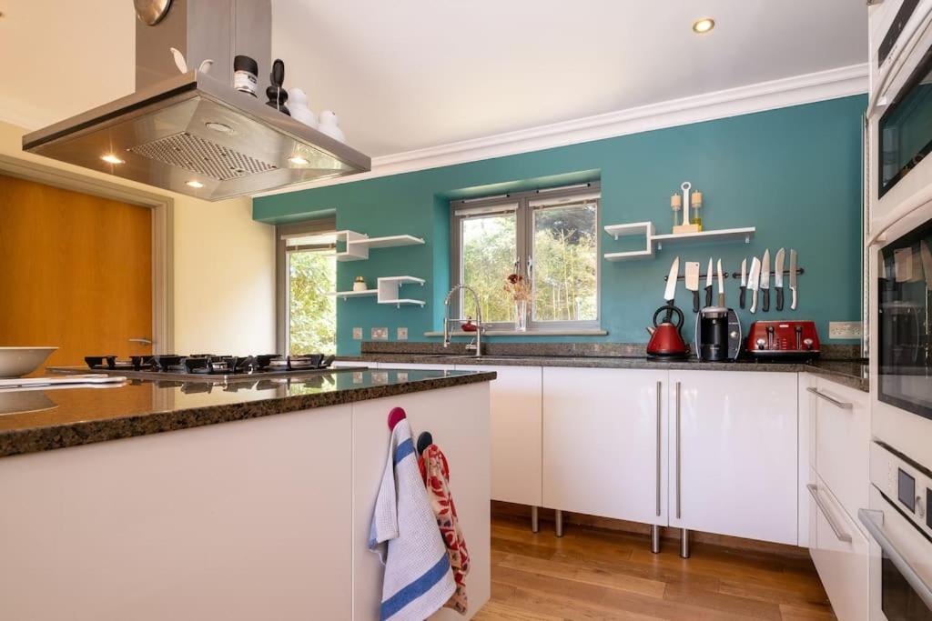 Stunning 5-bed 3-bath House Close To The Sea! Brighton