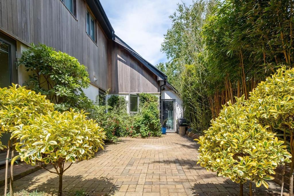 Stunning 5-bed 3-bath House Close To The Sea! Brighton
