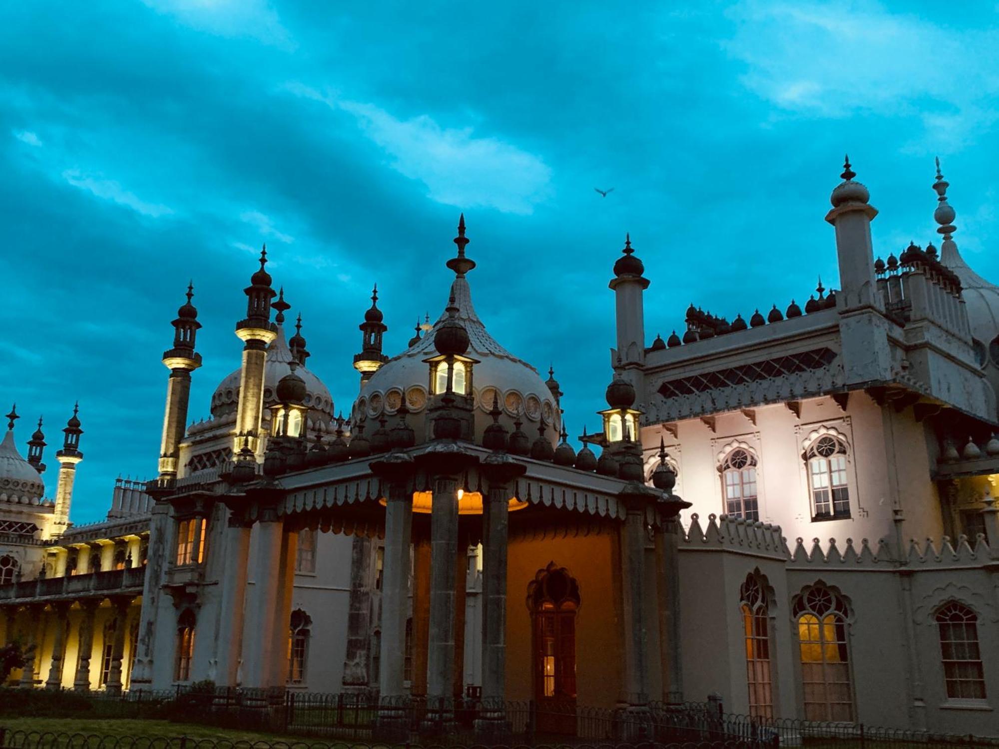 Kira House, * Brighton