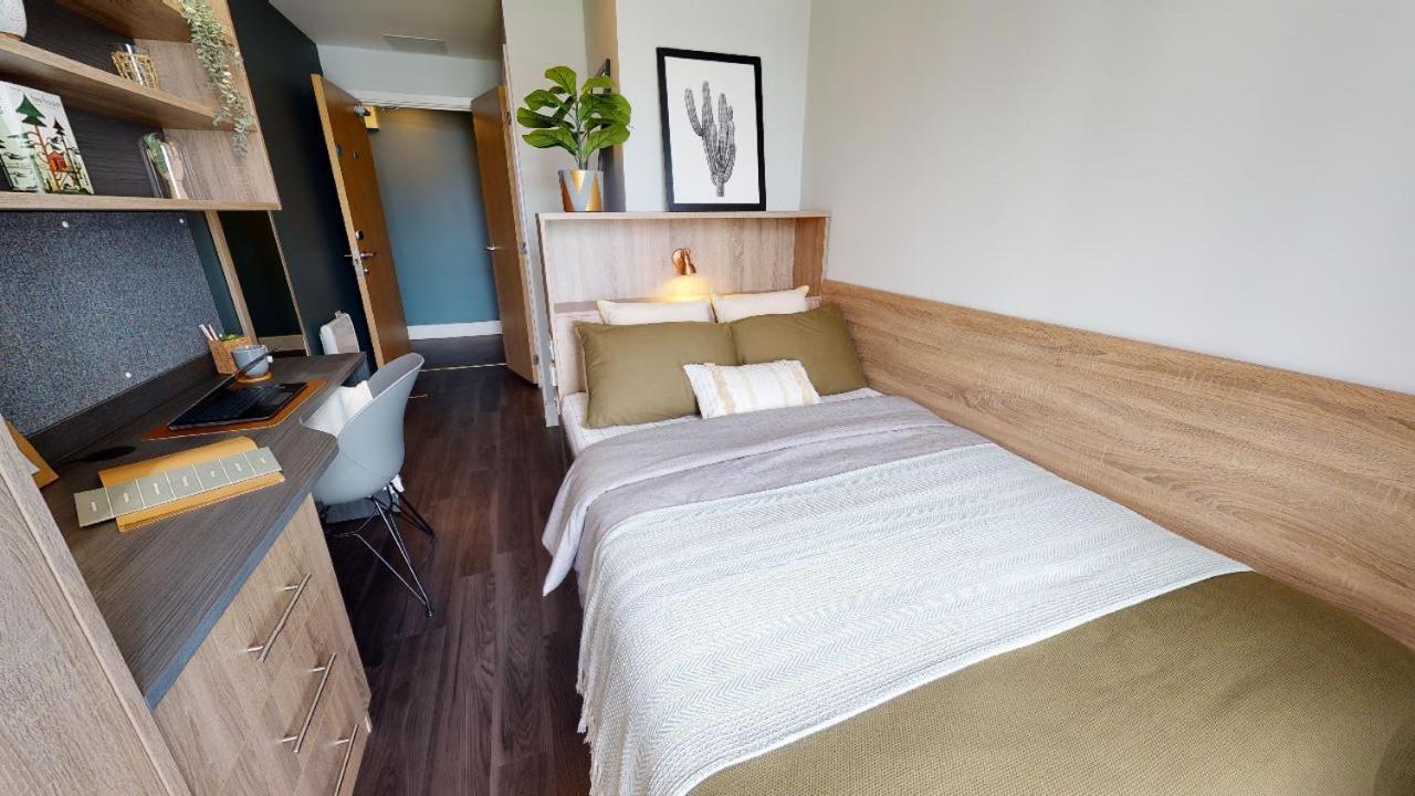 Student Only Ensuite In A At Abacus House Brighton