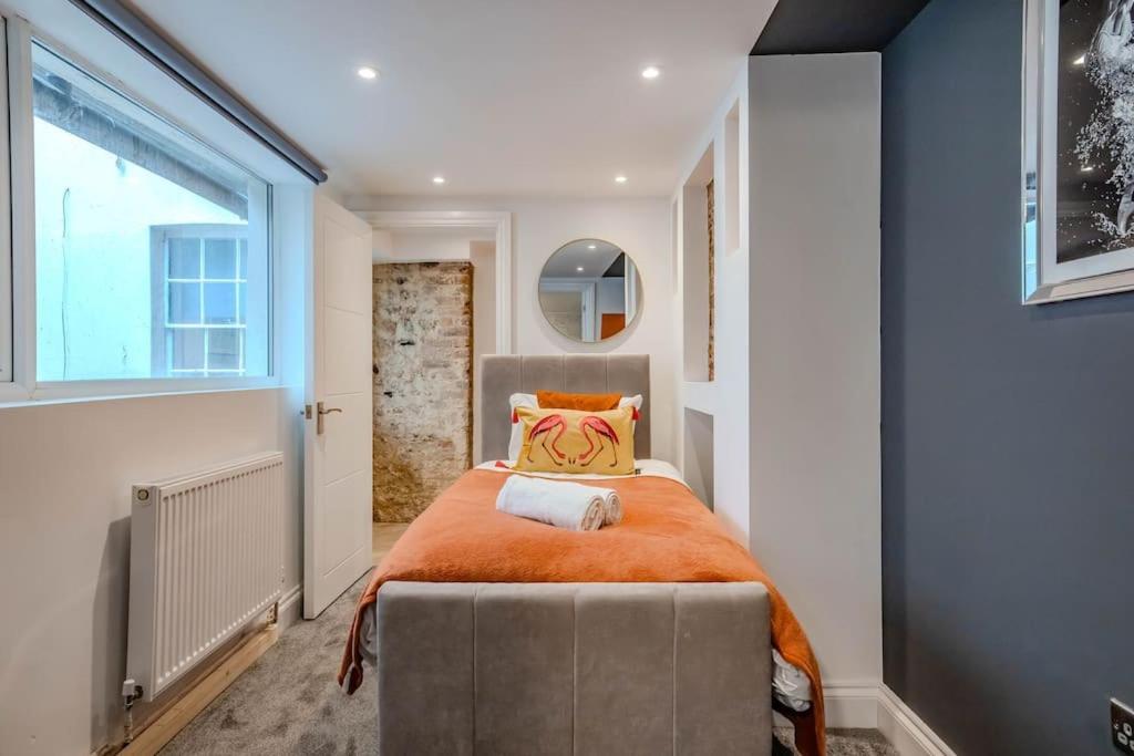 Holiday home 2 Bedroom 2 Bath I Next To I Sleep 6 *