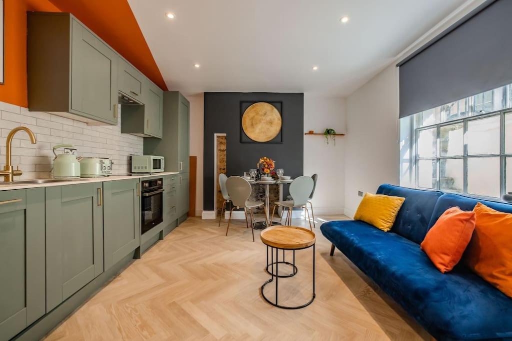 2 Bedroom 2 Bath I Next To I Sleep 6 * Brighton