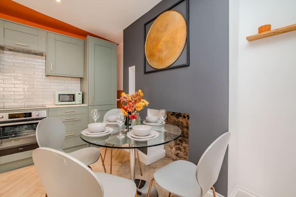 Holiday home 2 Bedroom 2 Bath I Next To I Sleep 6 Brighton