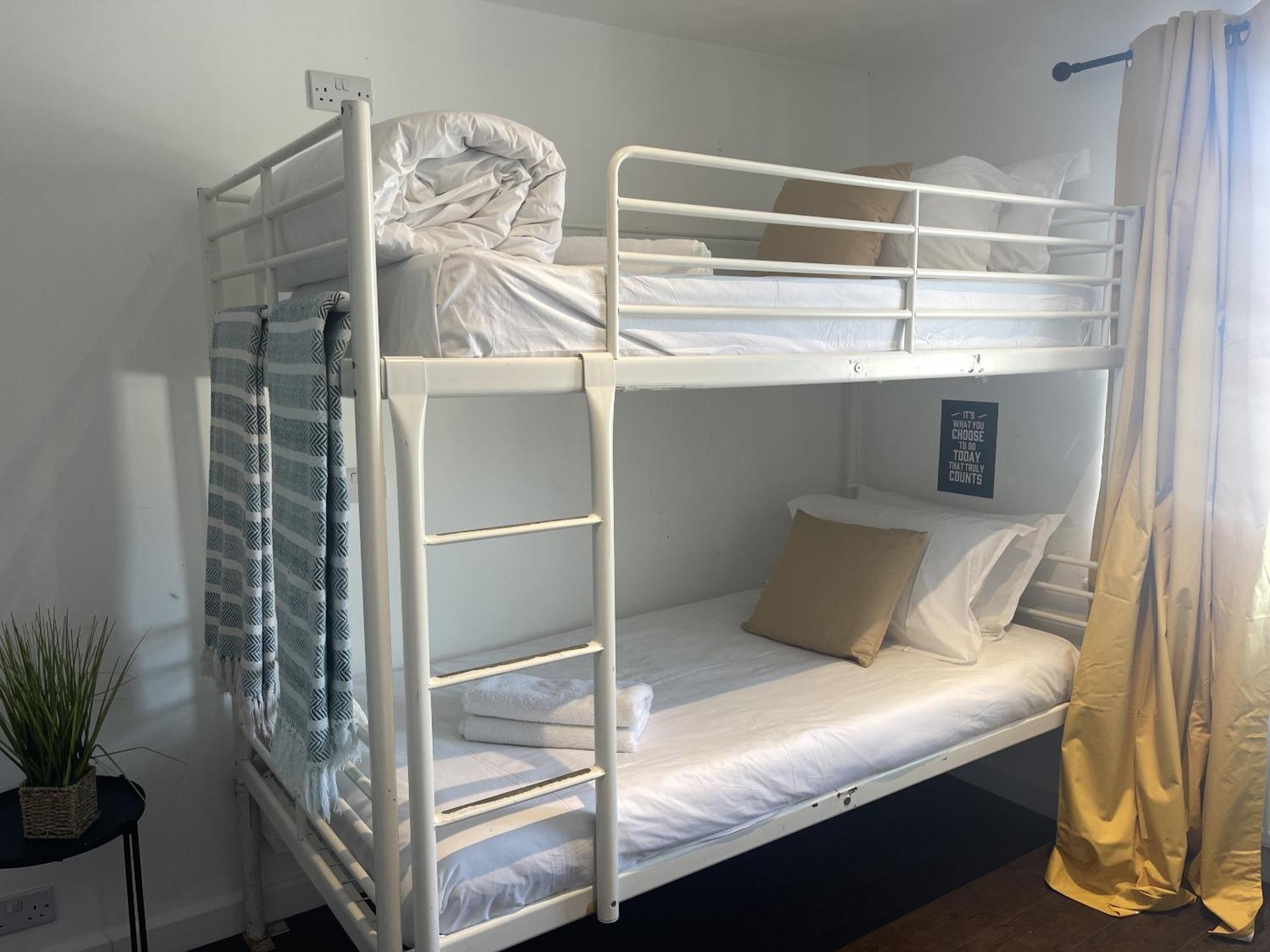 Seafront Party Houses For Hens, Stags & Groups Apartment Brighton
