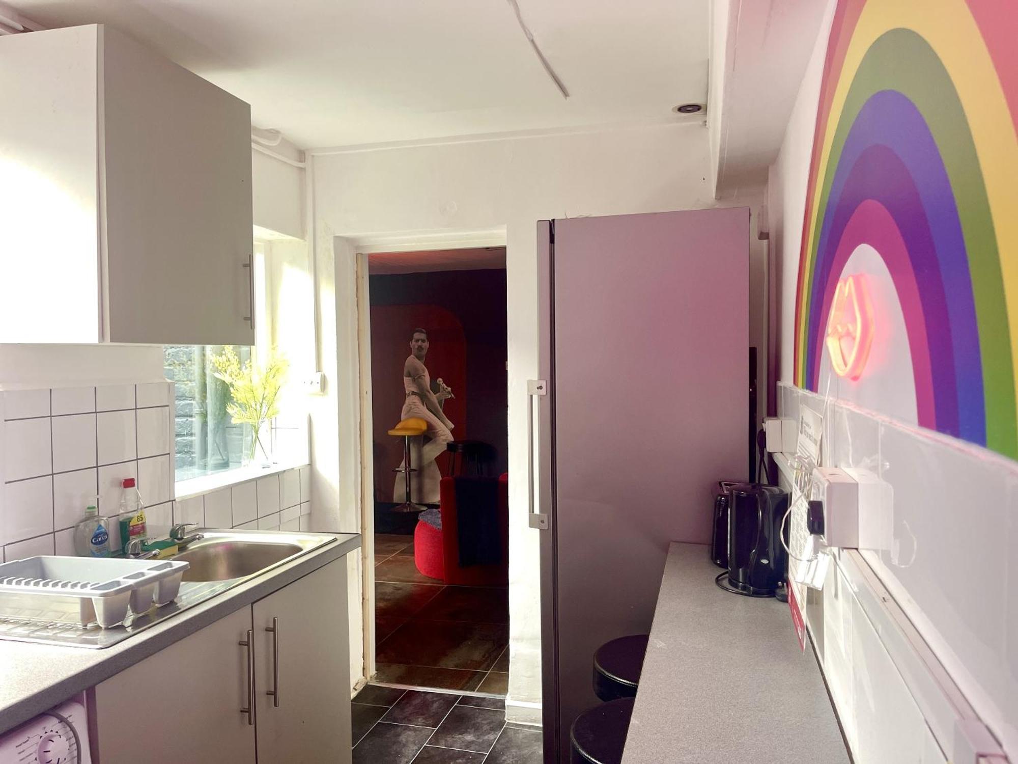 Apartment Seafront Party Houses For Hens, Stags & Groups Brighton