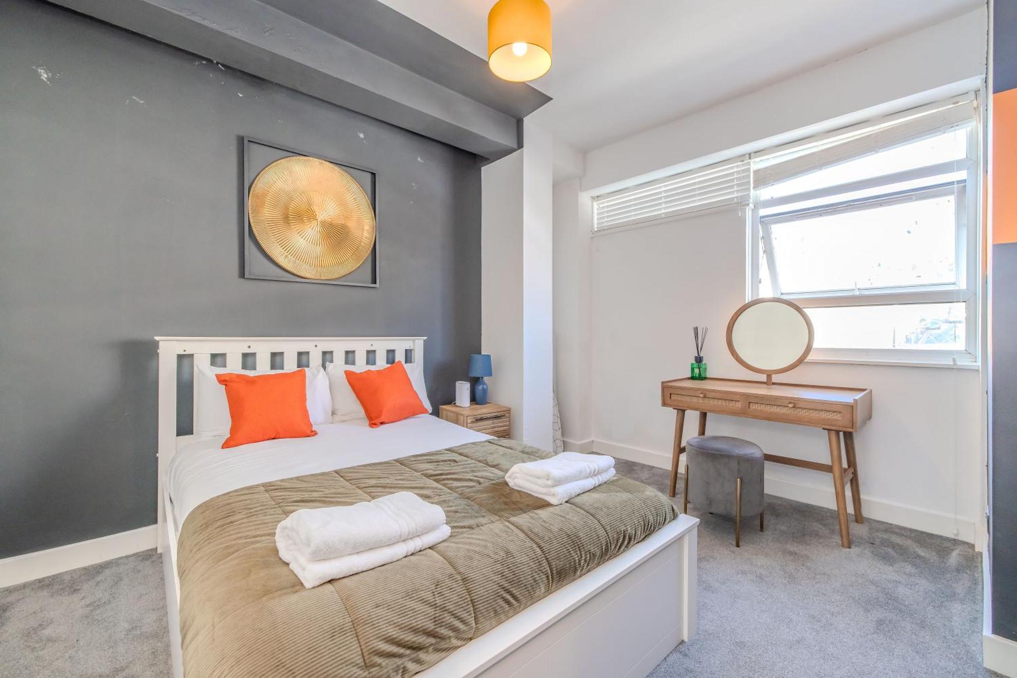 Apartment 2 Bedroom Flat With Roof Terrace I Next To I Sleep 8 Guests Brighton
