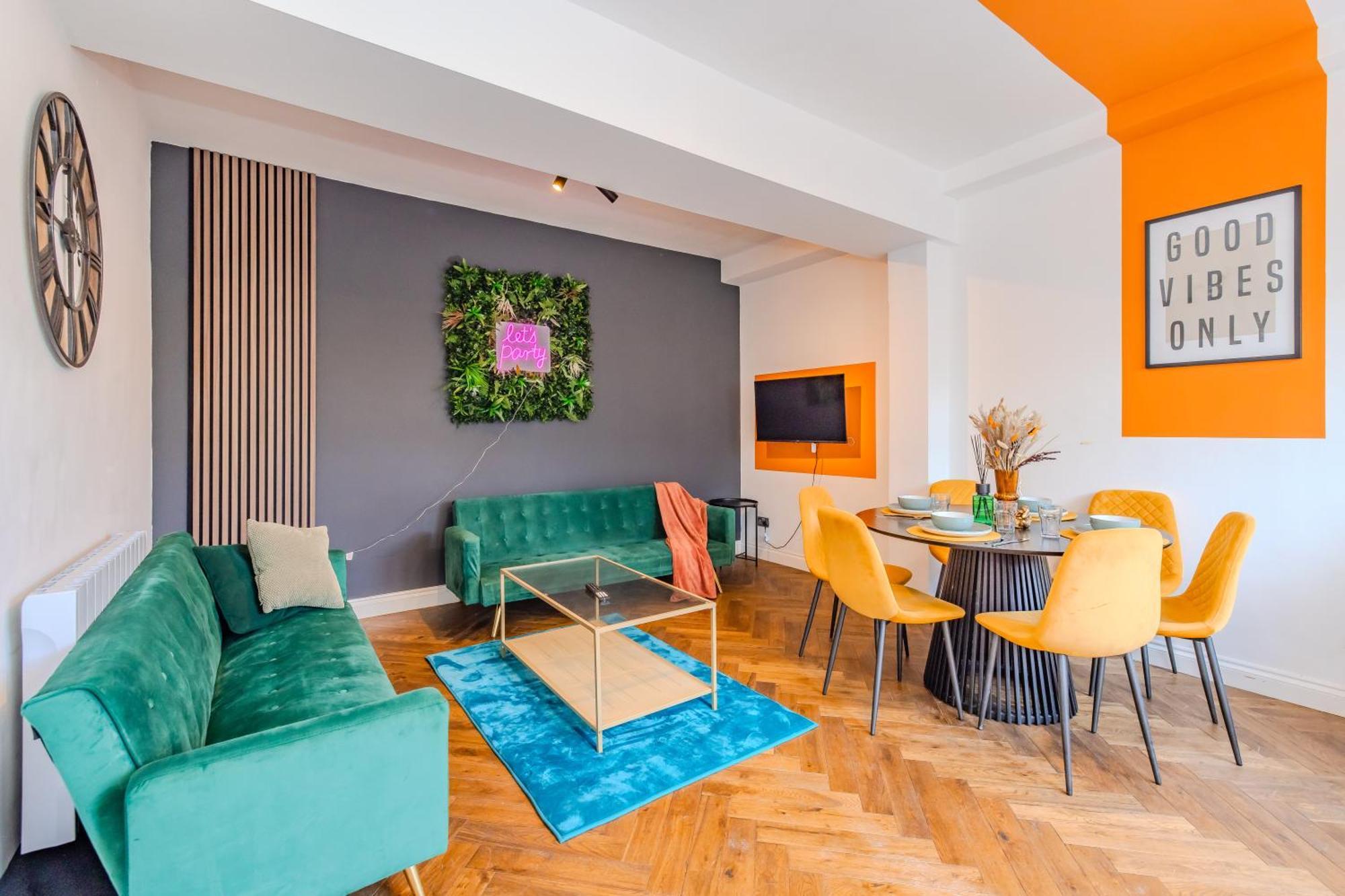2 Bedroom Flat With Roof Terrace I Next To I Sleep 8 Guests Brighton