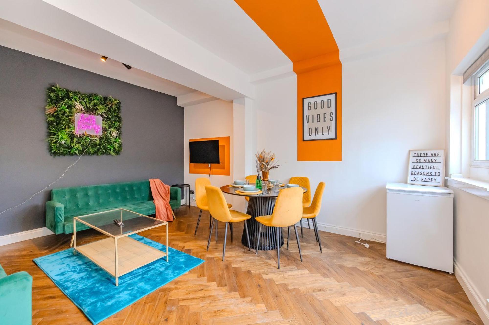 2 Bedroom Flat With Roof Terrace I Next To I Sleep 8 Guests Brighton