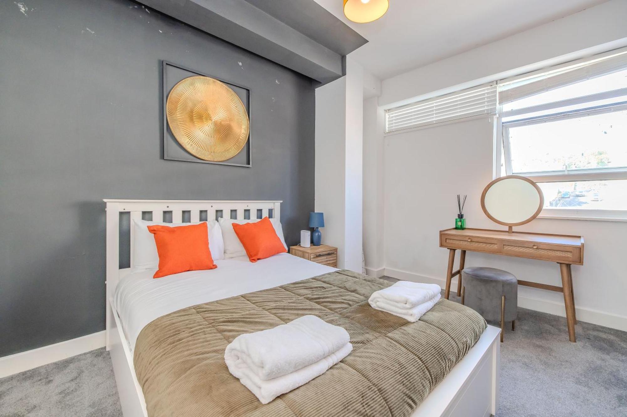 2 Bedroom Flat With Roof Terrace I Next To I Sleep 8 Guests * Brighton