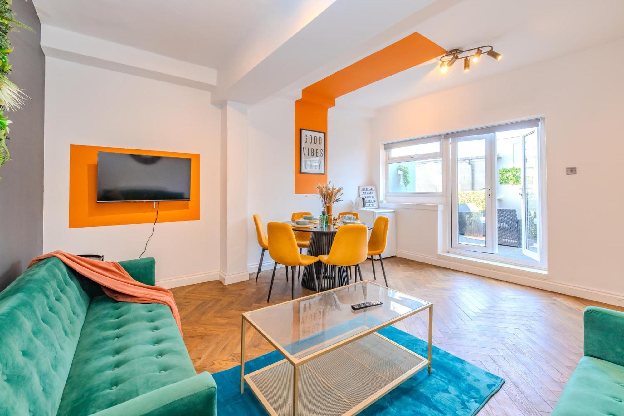 Apartment 2 Bedroom Flat With Roof Terrace I Next To I Sleep 8 Guests Brighton