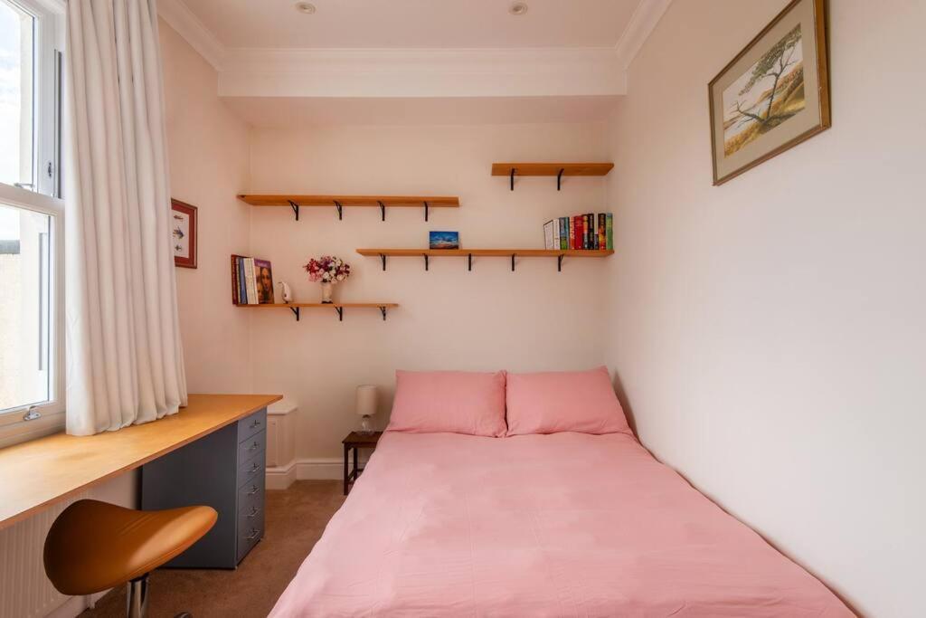 3br 5 Min To Brightonstation